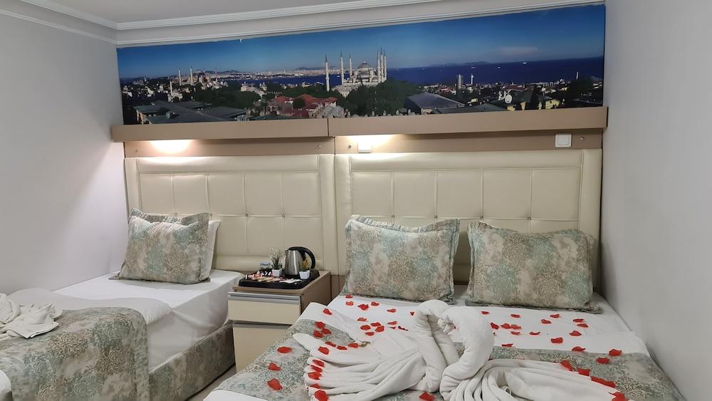 Oceans 7 Hotel Istanbul Exterior photo
